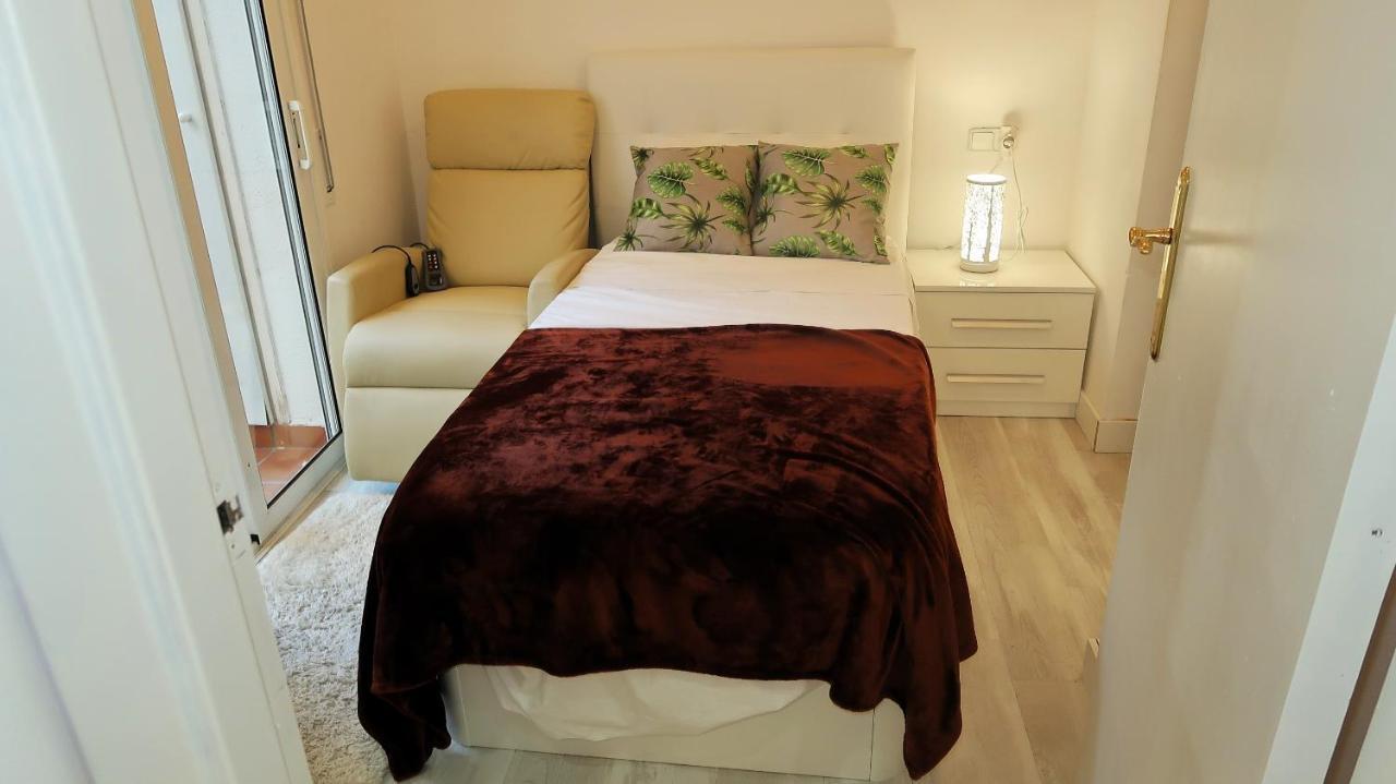 Entire Apartment , 2 Bedrooms Newly Remodeled Center Sitges Barcelona Exterior photo